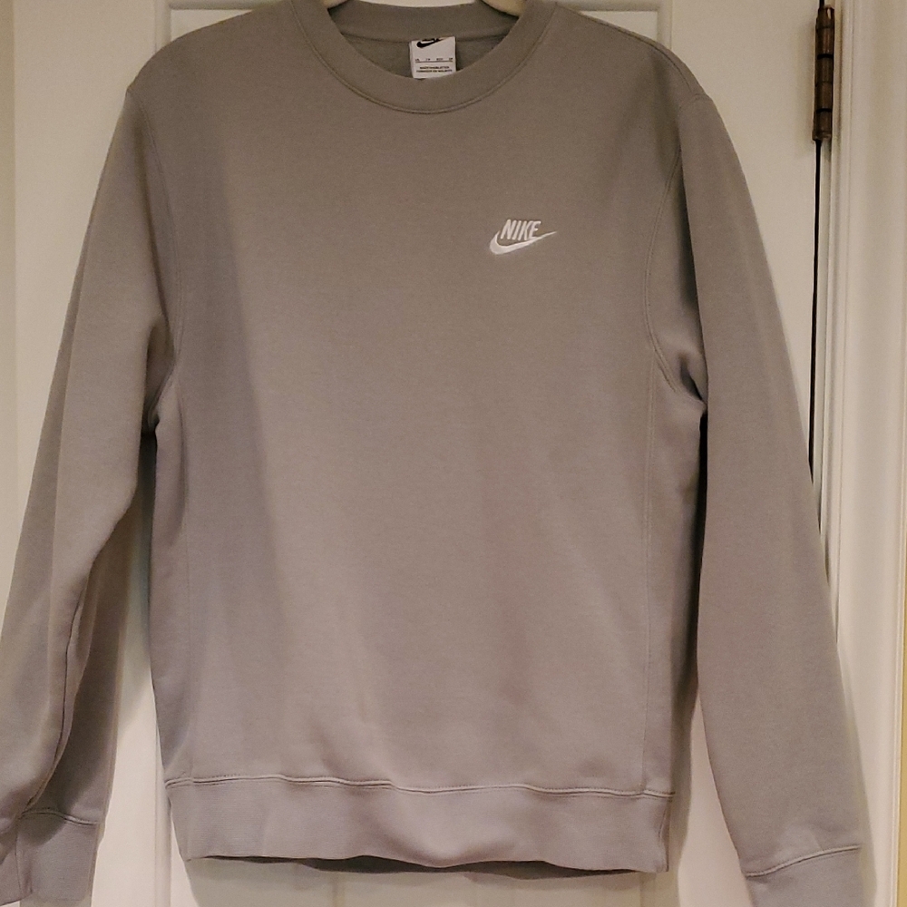 Nike Gray/SageGreen Sweatshirt with Classic Crewneck and Ribbed Details